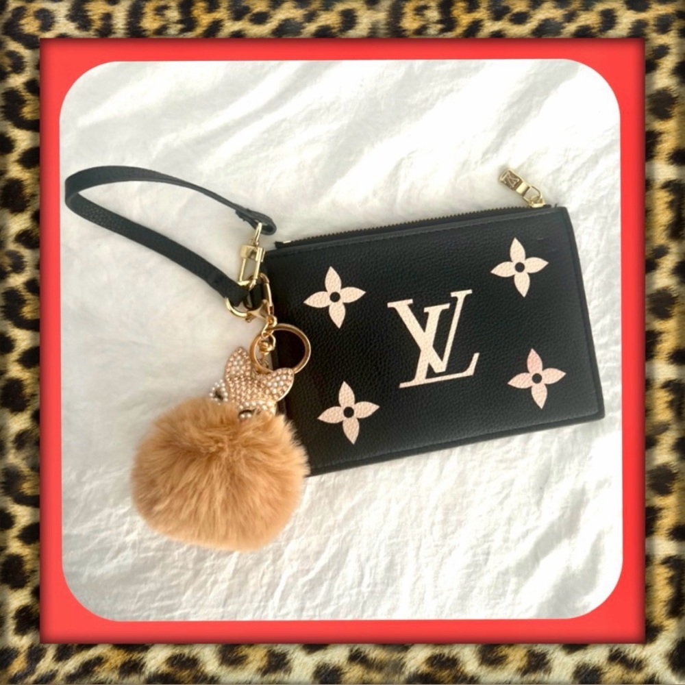 👑✅PRICE FIRM✅ Small Black and White Empriente Style Fashion Wristlet